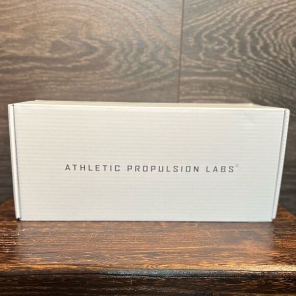 APL Big Logo  Parchment:Leopard Slide Sandals, Size 11. New in Box! - Picture 13 of 16